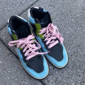 Vintage lighting bolt color blocked sneakers